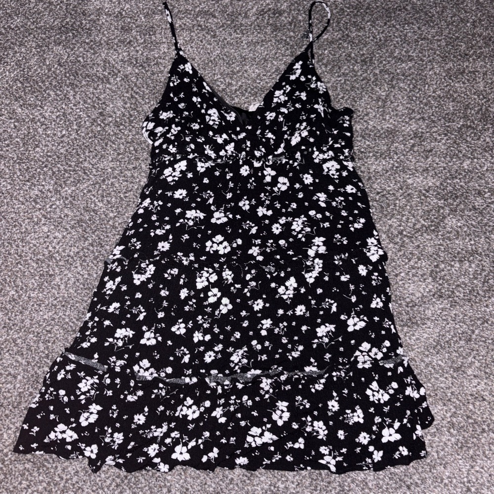 Urban Daisy Boutique Women's Floral Mini Dress Side Medium